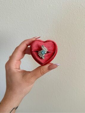 Vintage rhodium plated size 6 dream of a ring!